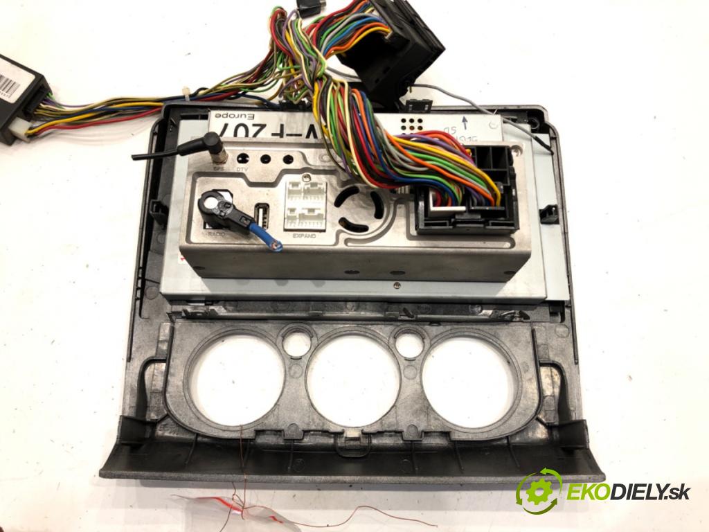 FORD FOCUS II Turnier (DA_, FFS, DS) 2004 - 2012    1.6 TDCi 80 kW [109 KM] olej napędowy 2004 - 2012  RADIO Navigácia CV-F207 (Audio zariadenia)