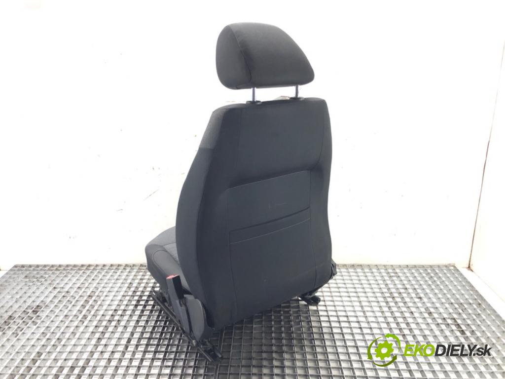 VW POLO V (6R1, 6C1) 2009 - 2022    1.6 TDI 77 kW [105 KM] olej napędowy 2009 - 2022  Sedadlo pravy predný