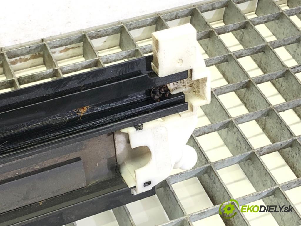 PORSCHE CAYENNE (9PA) 2002 - 2010    S 4.5 250 kW [340 KM] benzyna 2002 - 2007  strešné okno  (Sklá karosérie)