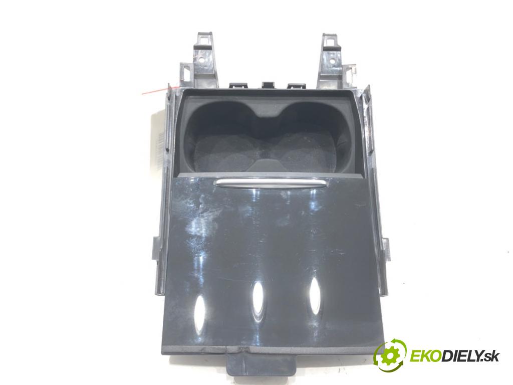 OPEL INSIGNIA B Sports Tourer (Z18) 2017 - 2022    1.5 (35) 121 kW [165 KM] benzyna 2017 - 2022  držák na nápoje 39080460 (Úchyty)