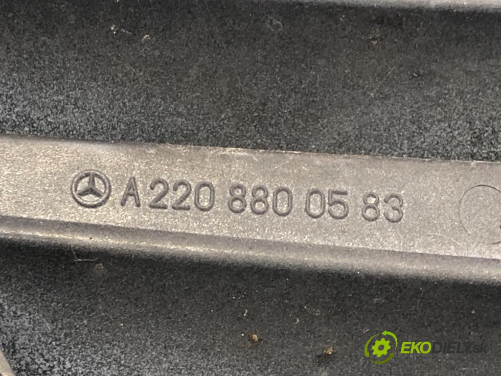 MERCEDES-BENZ KLASA S (W220) 1998 - 2005    S 320 CDI (220.025, 220.125) 150 kW [204 KM] olej napędowy 2002 - 2005  mřížka maska A2208800583 (Mřížky (masky) chladičů)