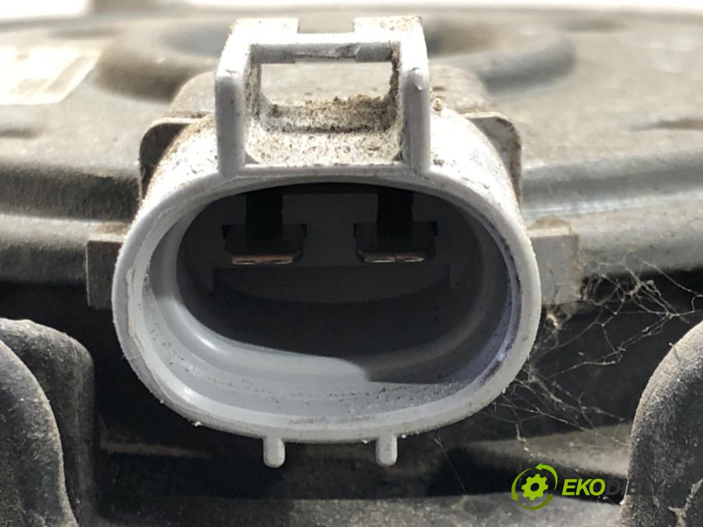 TOYOTA YARIS (_P1_) 1999 - 2005    1.4 D-4D (NLP10_) 55 kW [75 KM] olej napędowy 2001 - 2005  Ventilátor chladiča  (Ventilátory)