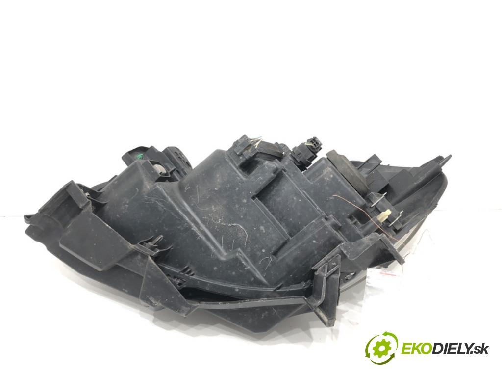 RENAULT CLIO III (BR0/1, CR0/1) 2005 - 2014    1.2 16V (BR02, BR0J, BR11, CR02, CR0J, CR11) 55 kW [75 KM] benzyna 2005 - 2014  Svetlomet pravy predný 7701061076