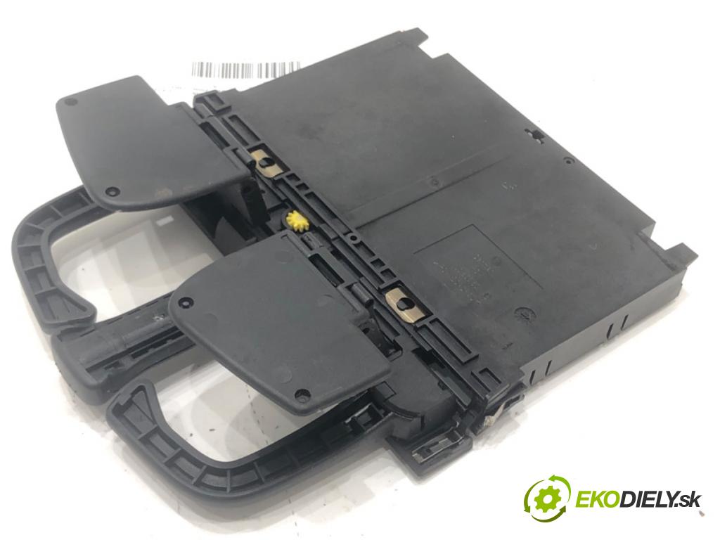 VW GOLF IV (1J1) 1997 - 2008    1.9 TDI 74 kW [101 KM] olej napędowy 2000 - 2005  Držiak na nápoje  (Úchyty, držiaky na nápoje)