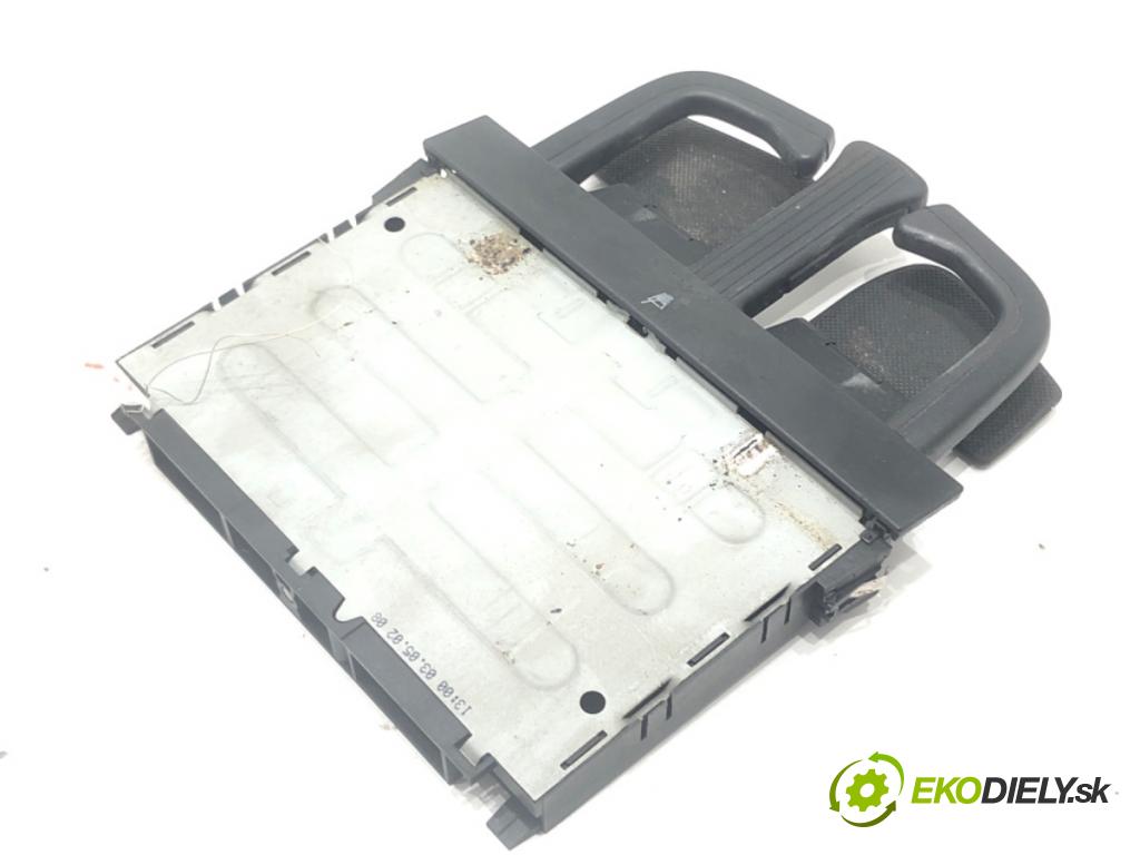 VW GOLF IV (1J1) 1997 - 2008    1.9 TDI 74 kW [101 KM] olej napędowy 2000 - 2005  Držiak na nápoje  (Úchyty, držiaky na nápoje)