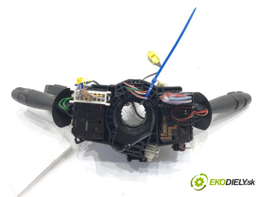 RENAULT LAGUNA II (BG0/1_) 2001 - 2007    1.8 16V (BG0B, BG0C, BG0J, BG0M, BG0V) 89 kW [121 KM] benzyna 2001 - 2005  Prepínač kombinovaný  (Prepínače, spínače, tlačidlá a ovládače kúrenia)