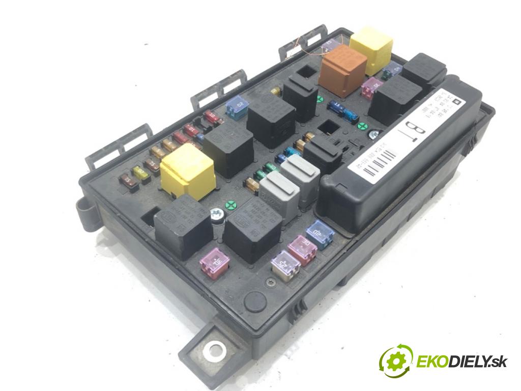 OPEL ASTRA H liftback 2004 66 kW 1.4 (L48) 1364 Modul BSI 13145041 (Poistková skrinka)