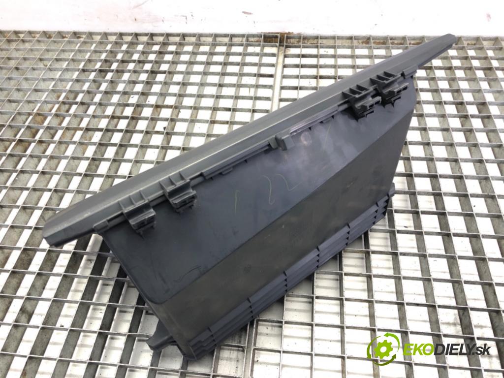 TOYOTA COROLLA liftback (_E21_) 2018 - 2022    1.8 Hybrid (ZWE211) 72 kW [98 KM] Hybryda silnik benzynowy / elektryczny 2018 - 2022  Priehradka, kastlík spolujazdca  (Priehradky, kastlíky)