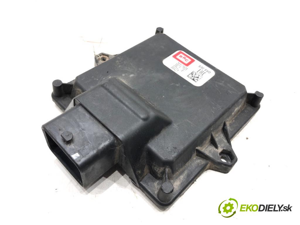 TOYOTA COROLLA liftback (_E21_) 2018 - 2022    1.8 Hybrid (ZWE211) 72 kW [98 KM] Hybryda silnik benzynowy / elektryczny 2018 - 2022  riadiaca jednotka do plynu LPG BRC DE817025 (Riadiace jednotky)