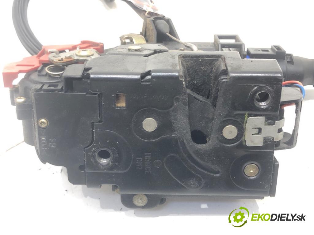 VW GOLF V (1K1) 2003 - 2010    1.6 FSI 85 kW [115 KM] benzyna 2003 - 2008  zámok dveře levý přední část 3D1837015
