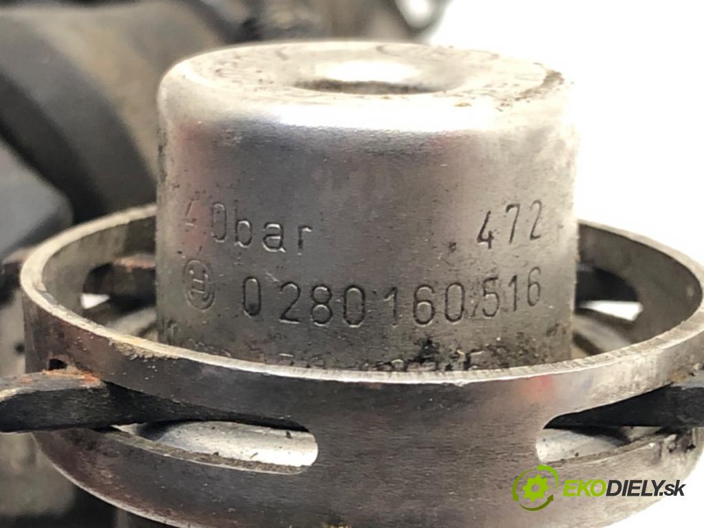 AUDI A4 B5 (8D2) 1994 - 2001    1.6 74 kW [100 KM] benzyna 1994 - 2000  Lišta vstrekovacia 0280160516 (Vstrekovacie lišty)