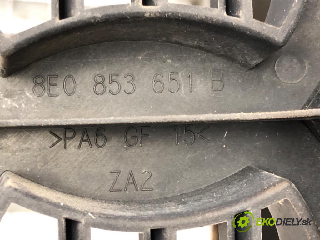 AUDI A4 B6 Avant (8E5) 2000 - 2005    1.9 TDI 96 kW [130 KM] olej napędowy 2001 - 2004  mřížka maska 8E0853651B (Mřížky (masky) chladičů)