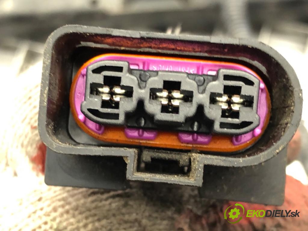 AUDI A3 (8L1) 1996 - 2006    1.9 TDI 96 kW [130 KM] olej napędowy 2000 - 2003  Ventilátor klimatizácie 1J0121207M (Ventilátory chladičov klimatizácie)