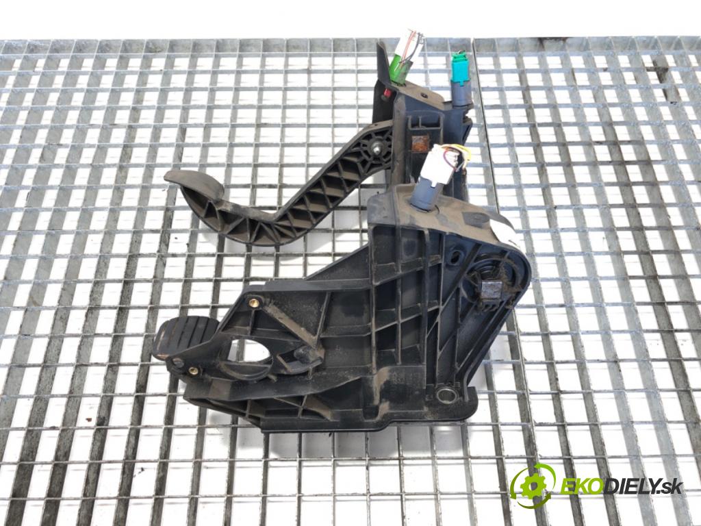 RENAULT MASTER III Skrzynia (FV) 2010 - 2022    2.3 dCi 165 FWD (FV0P, FV0U, FV11, FV12) 120 kW [163 KM] olej napędowy 2014 - 2022  PEDÁL: 465104099R (Pedále)