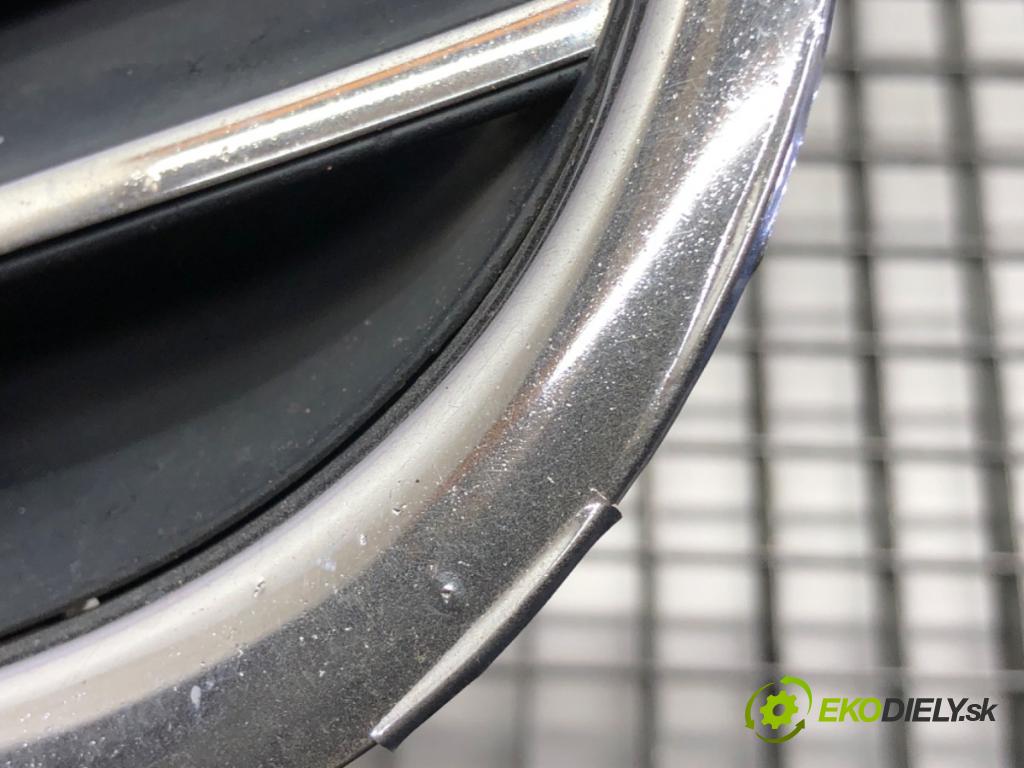 VW PASSAT B5.5 (3B3) 2000 - 2005    2.5 TDI 110 kW [150 KM] olej napędowy 2000 - 2005  mřížka maska 3B0853562 (Mřížky (masky) chladičů)