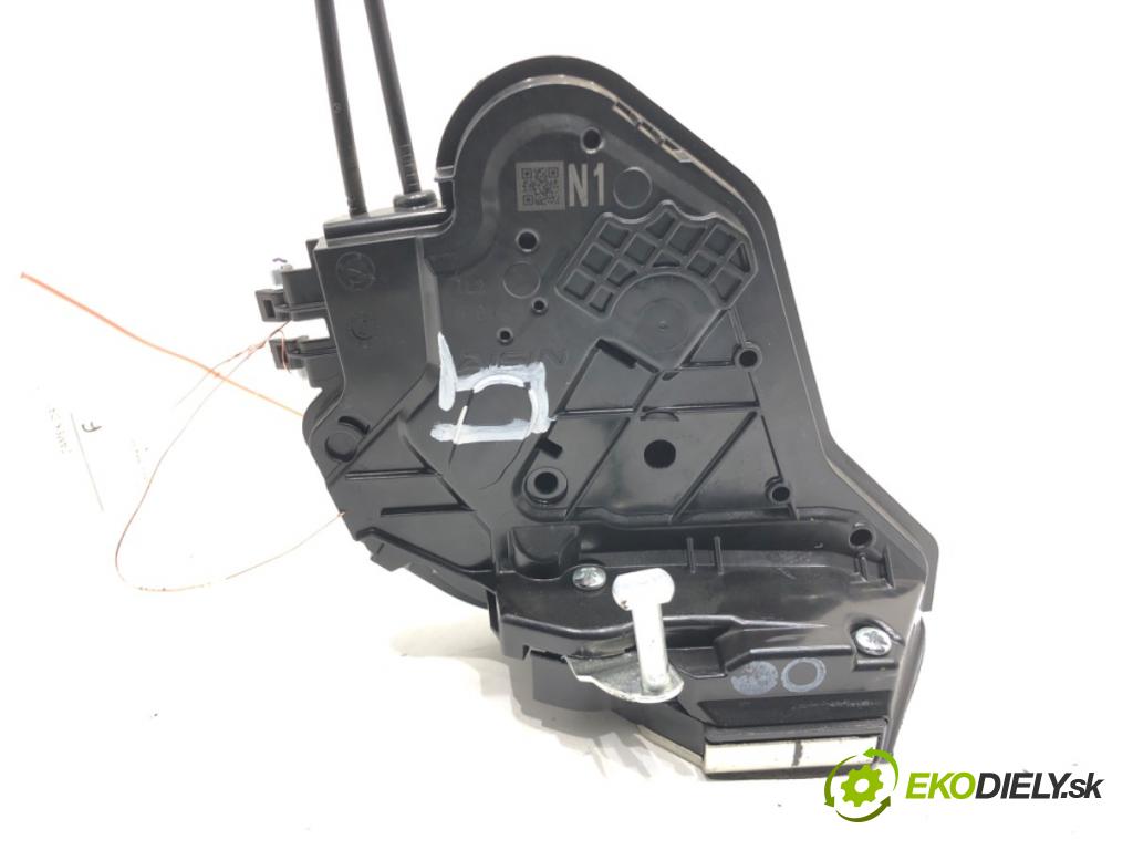 TOYOTA AYGO (_B4_) 2014 - 2022    1.0 VVTi (KGB40) 53 kW [72 KM] benzyna 2018 - 2022  zámok dveře levý zadní část