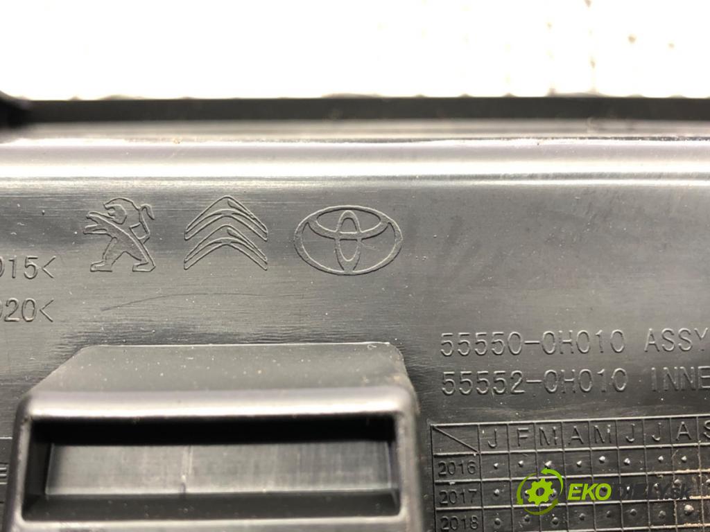 TOYOTA AYGO (_B4_) 2014 - 2022    1.0 VVTi (KGB40) 53 kW [72 KM] benzyna 2018 - 2022  Priehradka, kastlík spolujazdca  (Priehradky, kastlíky)