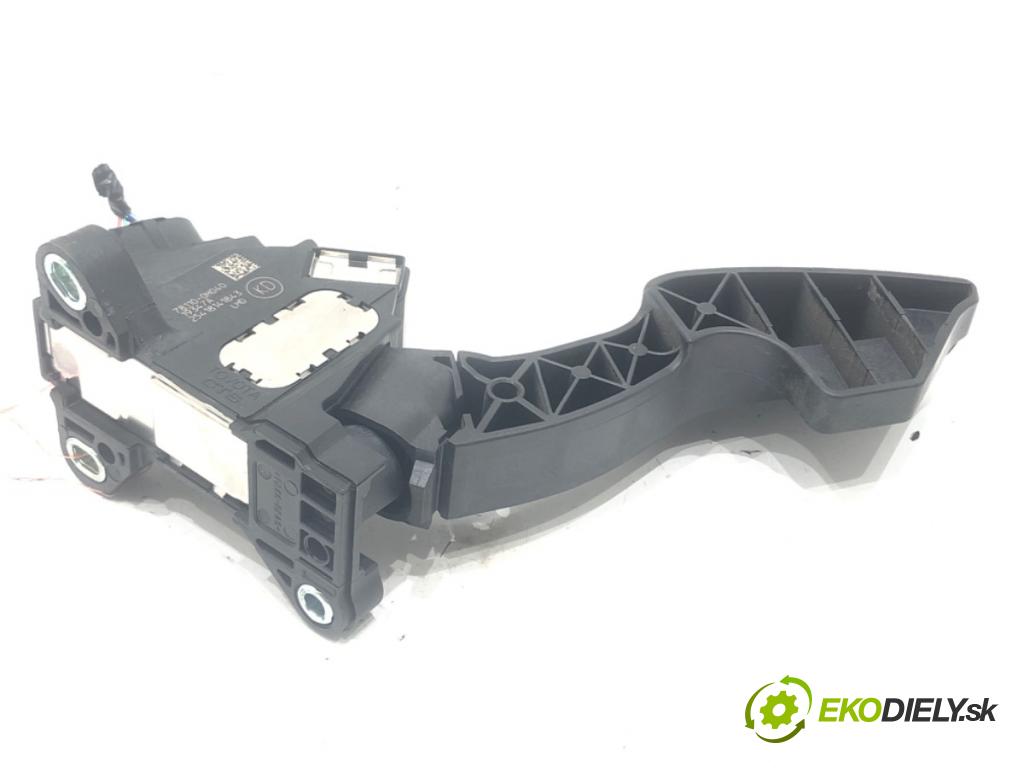 TOYOTA AYGO (_B4_) 2014 - 2022    1.0 VVTi (KGB40) 53 kW [72 KM] benzyna 2018 - 2022  Potenciometer plynu 78110-0H040 (Pedále)