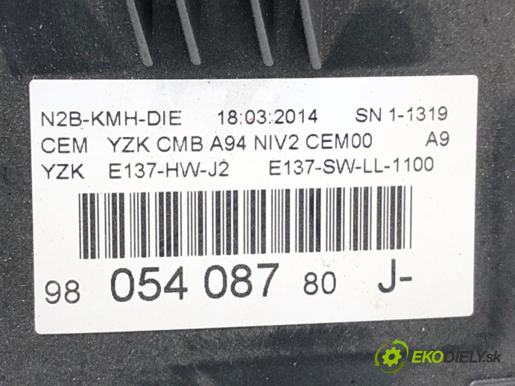 PEUGEOT 2008 I (CU_) 2013 - 2022    1.6 HDi 68 kW [92 KM] olej napędowy 2013 - 2022  Prístrojovka 9805408780J (Prístrojové dosky, displeje)