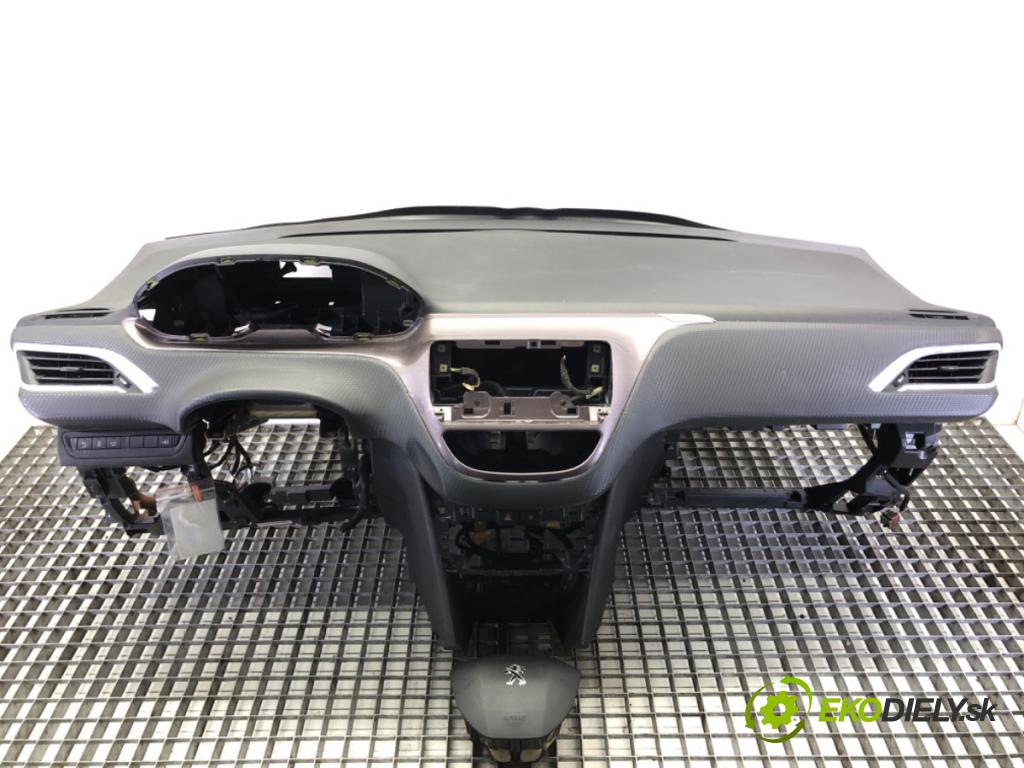 PEUGEOT 2008 I SUV 2014 68 kW 1.6 HDi 1560 palubní doska AirBag spolujezdce volantu 9672848580