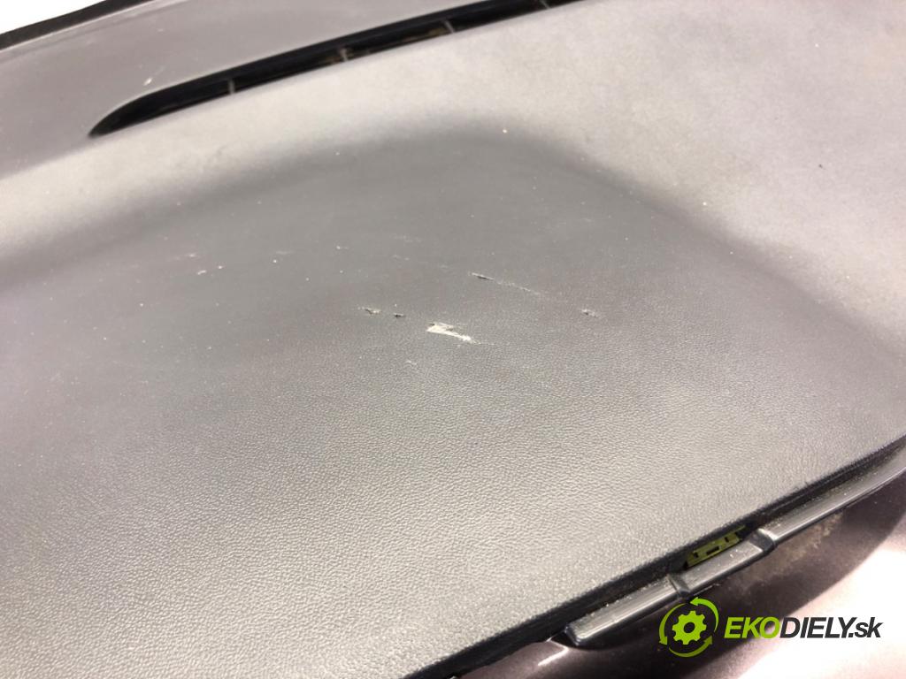 PEUGEOT 2008 I SUV 2014 68 kW 1.6 HDi 1560 palubní doska AirBag spolujezdce volantu 9672848580