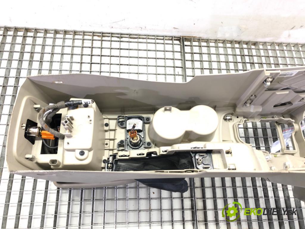 FORD FOCUS III 2010 - 2022    2.0 119 kW [162 KM] benzyna 2011 - 2017  Tunel stredový  (Stredový tunel / panel)