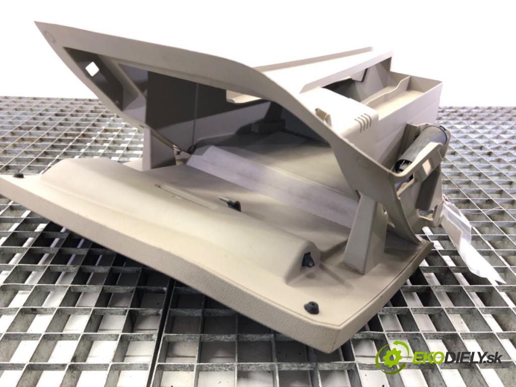 FORD FOCUS III 2010 - 2022    2.0 119 kW [162 KM] benzyna 2011 - 2017  Priehradka, kastlík spolujazdca  (Priehradky, kastlíky)