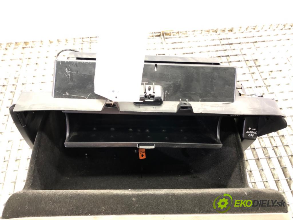 VW PASSAT B6 (3C2) 2005 - 2010    2.0 FSI 110 kW [150 KM] benzyna 2005 - 2010  Priehradka, kastlík spolujazdca  (Priehradky, kastlíky)