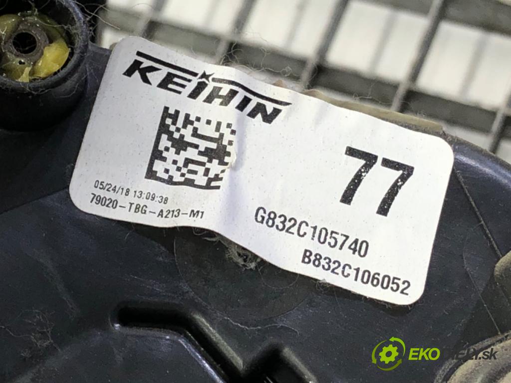 HONDA CIVIC X coupe 2016 - 2022    2.0 118 kW [160 KM] benzyna 2016 - 2022  Výhrevné teleso, radiátor kúrenia KOMBAJN 32157-TBA-A001