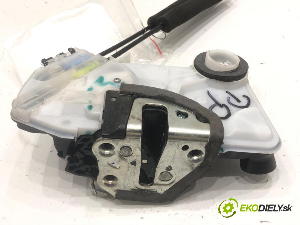 TOYOTA COROLLA sedan (_E21_) 2019 - 2022    1.8 VVTi Hybrid (ZWE211, MZEA12) 72 kW [98 KM] Hybryda silnik benzynowy / elektryczny 2019 - 2022  zámok dveře levý přední část 