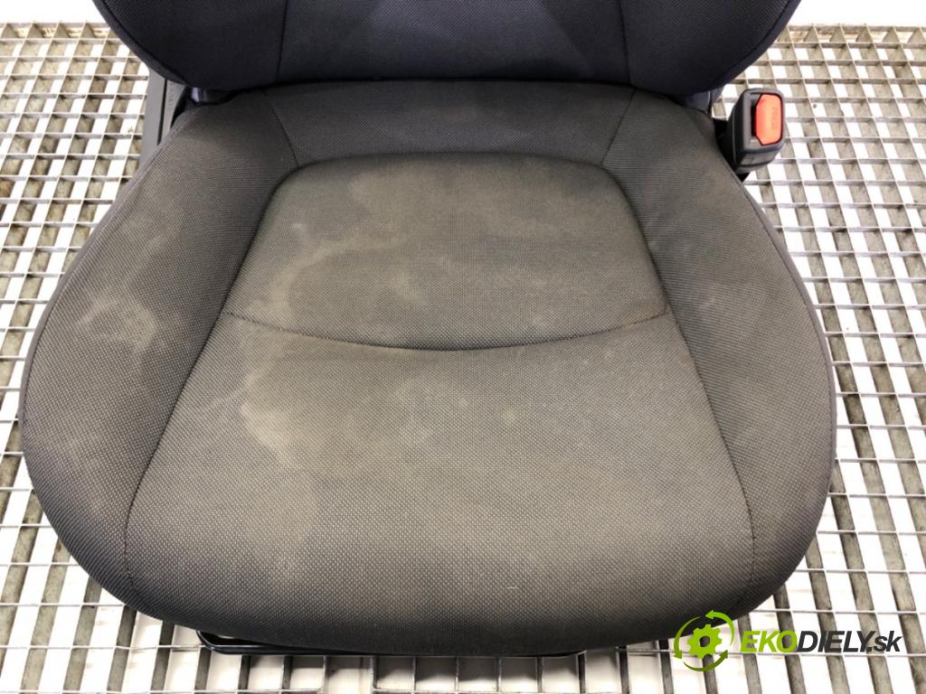 TOYOTA COROLLA sedan (_E21_) 2019 - 2022    1.8 VVTi Hybrid (ZWE211, MZEA12) 72 kW [98 KM] Hybryda silnik benzynowy / elektryczny 2019 - 2022  Sedadlo pravy predný
