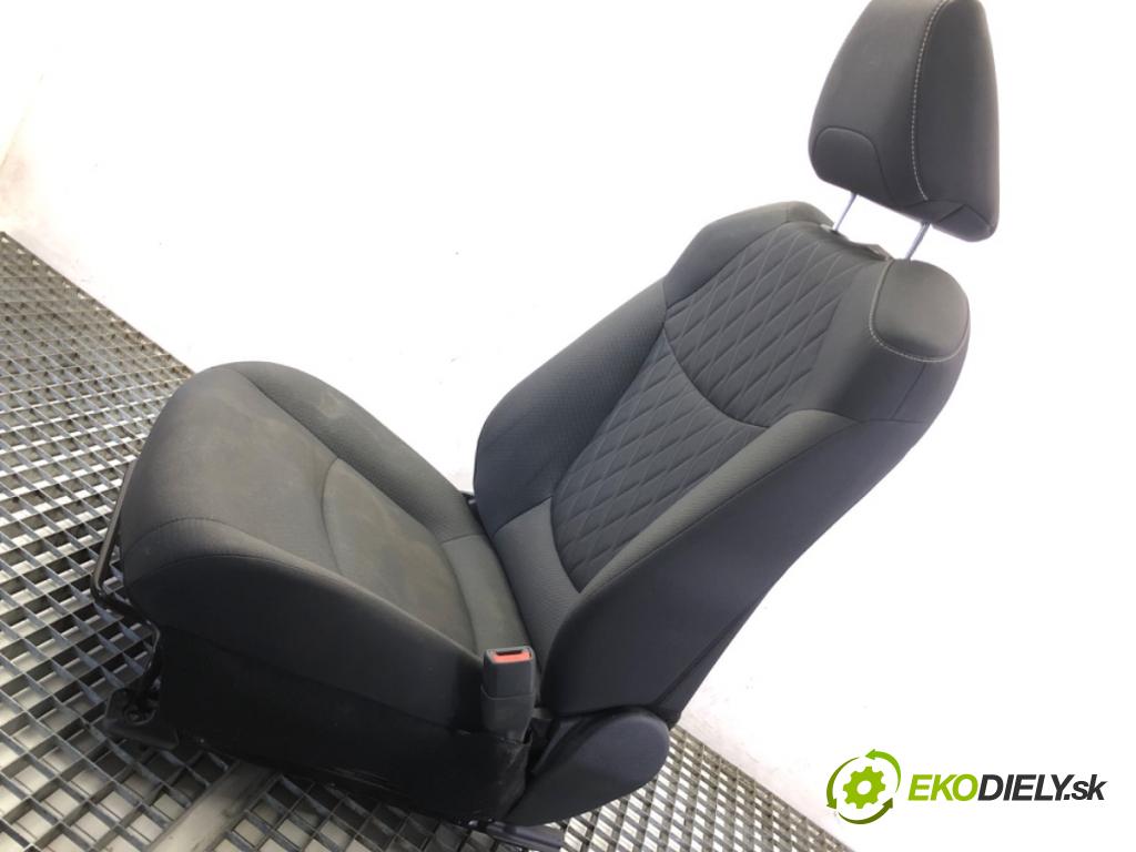 TOYOTA COROLLA sedan (_E21_) 2019 - 2022    1.8 VVTi Hybrid (ZWE211, MZEA12) 72 kW [98 KM] Hybryda silnik benzynowy / elektryczny 2019 - 2022  Sedadlo pravy predný