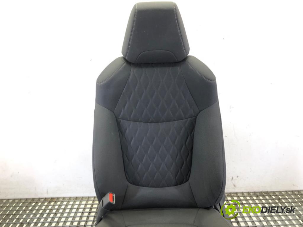 TOYOTA COROLLA sedan (_E21_) 2019 - 2022    1.8 VVTi Hybrid (ZWE211, MZEA12) 72 kW [98 KM] Hybryda silnik benzynowy / elektryczny 2019 - 2022  Sedadlo ľavy predný