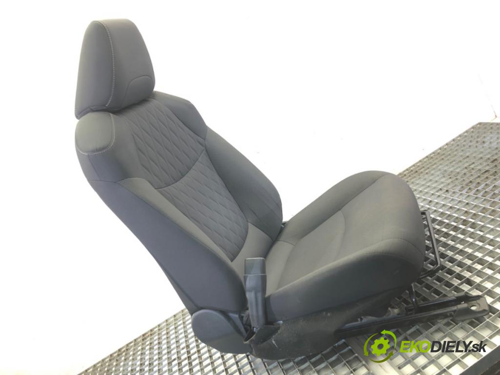 TOYOTA COROLLA sedan (_E21_) 2019 - 2022    1.8 VVTi Hybrid (ZWE211, MZEA12) 72 kW [98 KM] Hybryda silnik benzynowy / elektryczny 2019 - 2022  Sedadlo ľavy predný