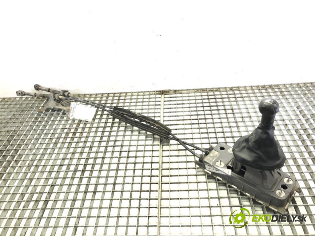 SEAT LEON (1P1) 2005 - 2013    1.9 TDI 77 kW [105 KM] olej napędowy 2005 - 2010  Kulisa 1K0711049BN (Rýchlostné páky / kulisy)