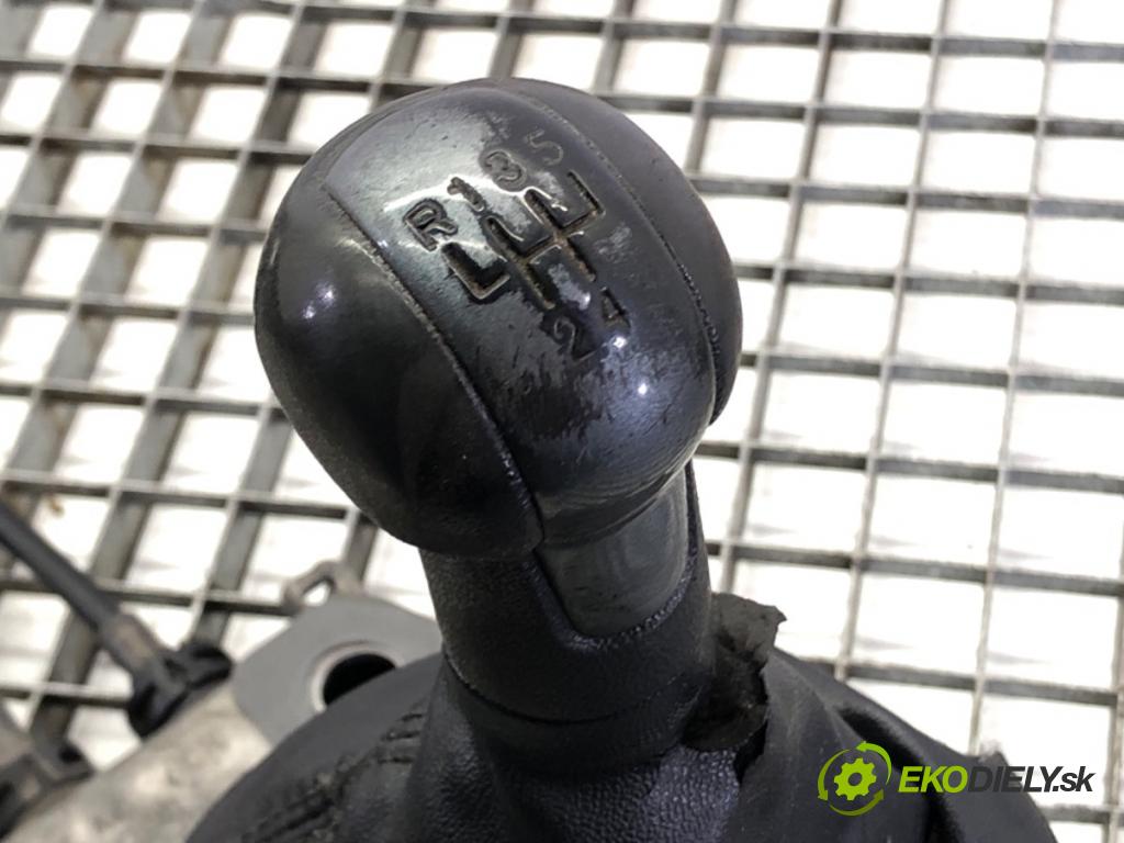 SEAT LEON (1P1) 2005 - 2013    1.9 TDI 77 kW [105 KM] olej napędowy 2005 - 2010  Kulisa 1K0711049BN (Rýchlostné páky / kulisy)