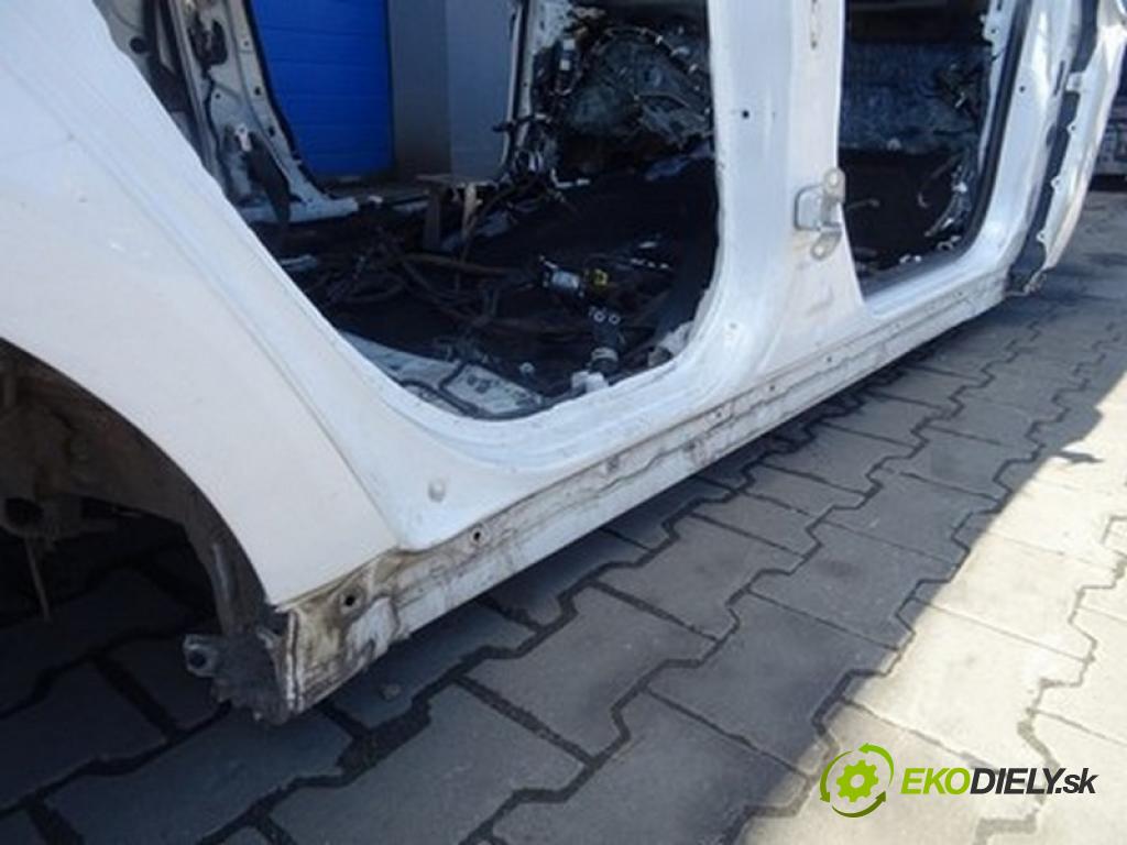 TOYOTA COROLLA sedan (_E21_) 2019 - 2022    1.8 VVTi Hybrid (ZWE211, MZEA12) 72 kW [98 KM] Hybryda silnik benzynowy / elektryczny 2019 - 2022  ČTVRŤÁK střecha blatník zadní část