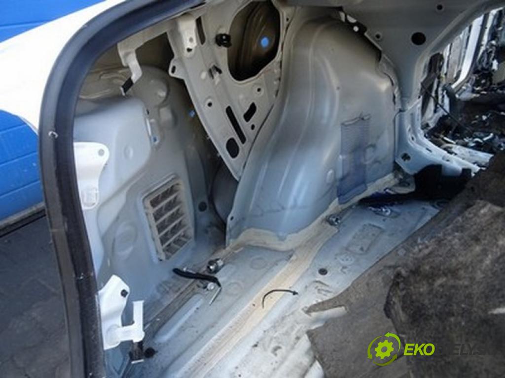 TOYOTA COROLLA sedan (_E21_) 2019 - 2022    1.8 VVTi Hybrid (ZWE211, MZEA12) 72 kW [98 KM] Hybryda silnik benzynowy / elektryczny 2019 - 2022  ČTVRŤÁK střecha blatník zadní část