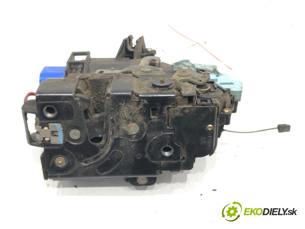 SEAT ALTEA (5P1) 2004 - 2022    1.9 TDI 77 kW [105 KM] olej napędowy 2004 - 2022  zámok dveře pravý zadní část 7L0839016