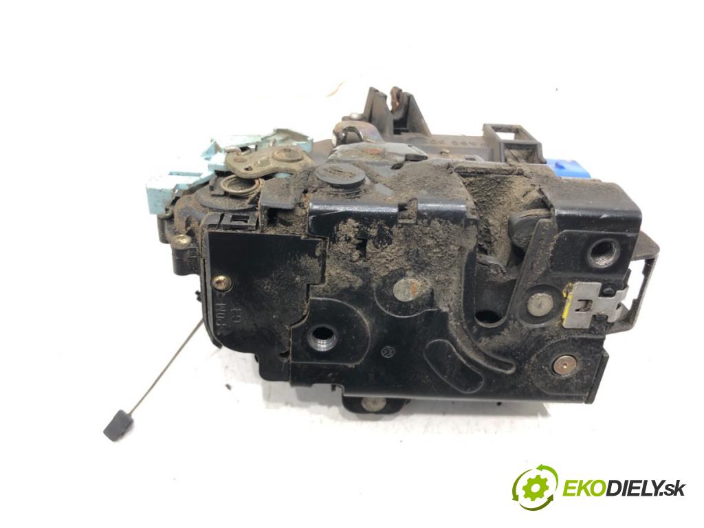 SEAT ALTEA (5P1) 2004 - 2022    1.9 TDI 77 kW [105 KM] olej napędowy 2004 - 2022  zámok dveře levý zadní část 7L0839015