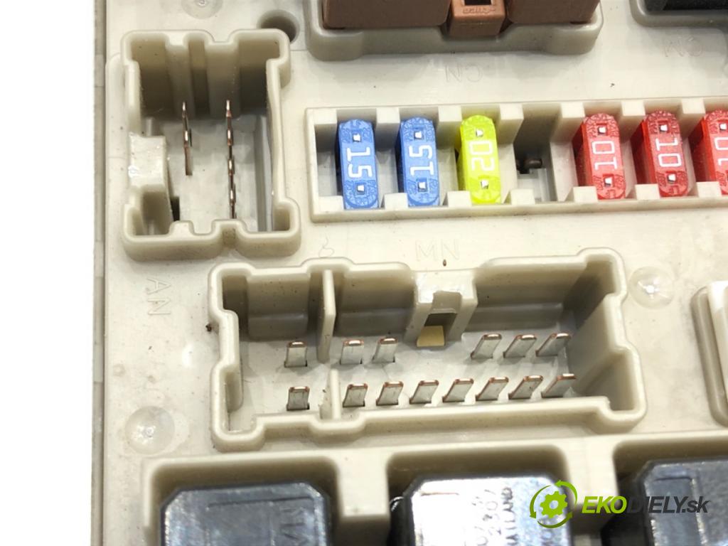 NISSAN NOTE (E11, NE11) 2005 - 2013    1.4 65 kW [88 KM] benzyna 2006 - 2012  Modul UCH  (Ostatné)