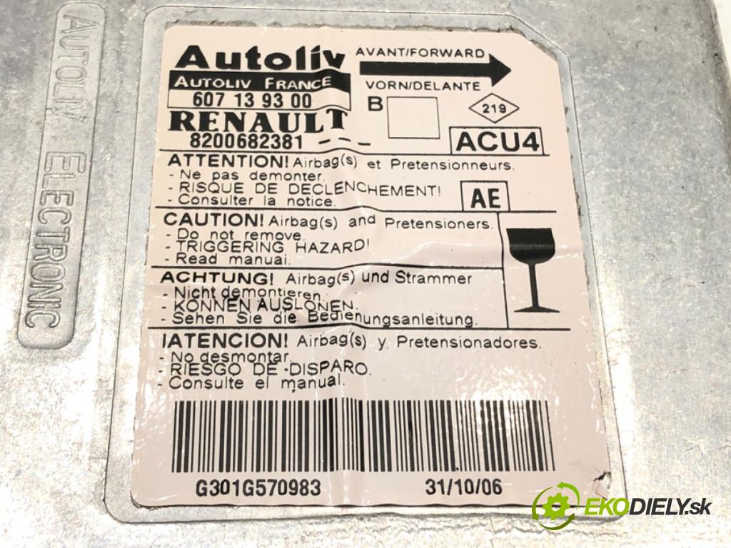 RENAULT MEGANE II Kombi (KM0/1_) 2003 - 2012    1.6 16V 82 kW [112 KM] benzyna 2006 - 2009  senzor airbag 8200682381 (Snímače)