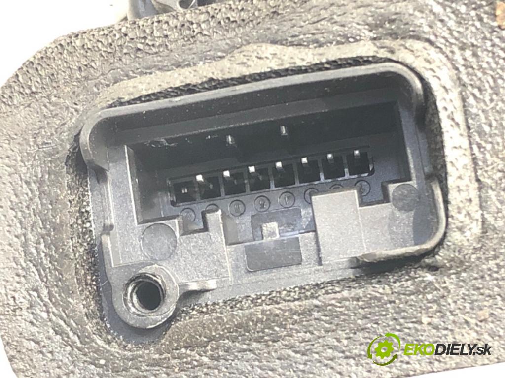 SKODA OCTAVIA III Combi (5E5, 5E6) 2012 - 2022    2.0 TDI 110 kW [150 KM] olej napędowy 2012 - 2022  zámok dveře pravý zadní část 5TA839016D