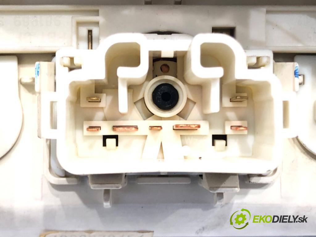TOYOTA COROLLA (_E12_) 2001 - 2007    1.4 VVT-i (ZZE120_) 71 kW [97 KM] benzyna 2001 - 2007  Panel ovládania kúrenia  (Prepínače, spínače, tlačidlá a ovládače kúrenia)