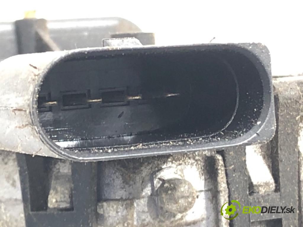 SKODA FABIA I (6Y2) 1999 - 2008    1.4 44 kW [60 KM] benzyna 2000 - 2002  Mechanizmus stieračov predný  (Motorčeky stieračov predné)