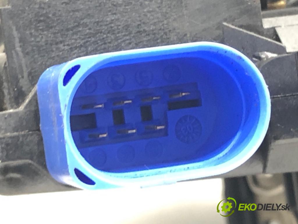 VW TOURAN (1T1, 1T2) 2003 - 2010    1.9 TDI 74 kW [100 KM] olej napędowy 2003 - 2004  zámok dveře pravý zadní část 7L0839016