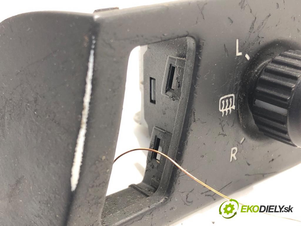 VW TOURAN (1T1, 1T2) 2003 - 2010    1.9 TDI 74 kW [100 KM] olej napędowy 2003 - 2004  Prepínač nastavenia spätných zrkadiel 1T1959552 (Prepínače, spínače, tlačidlá a ovládače kúrenia)