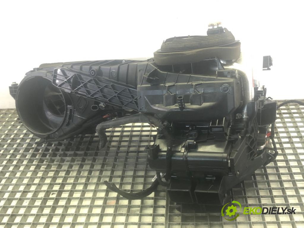 VW GOLF V (1K1) 2003 - 2010    1.9 TDI 77 kW [105 KM] olej napędowy 2003 - 2008  topné těleso radiátor topení 3C1820308 (Radiátory topení)