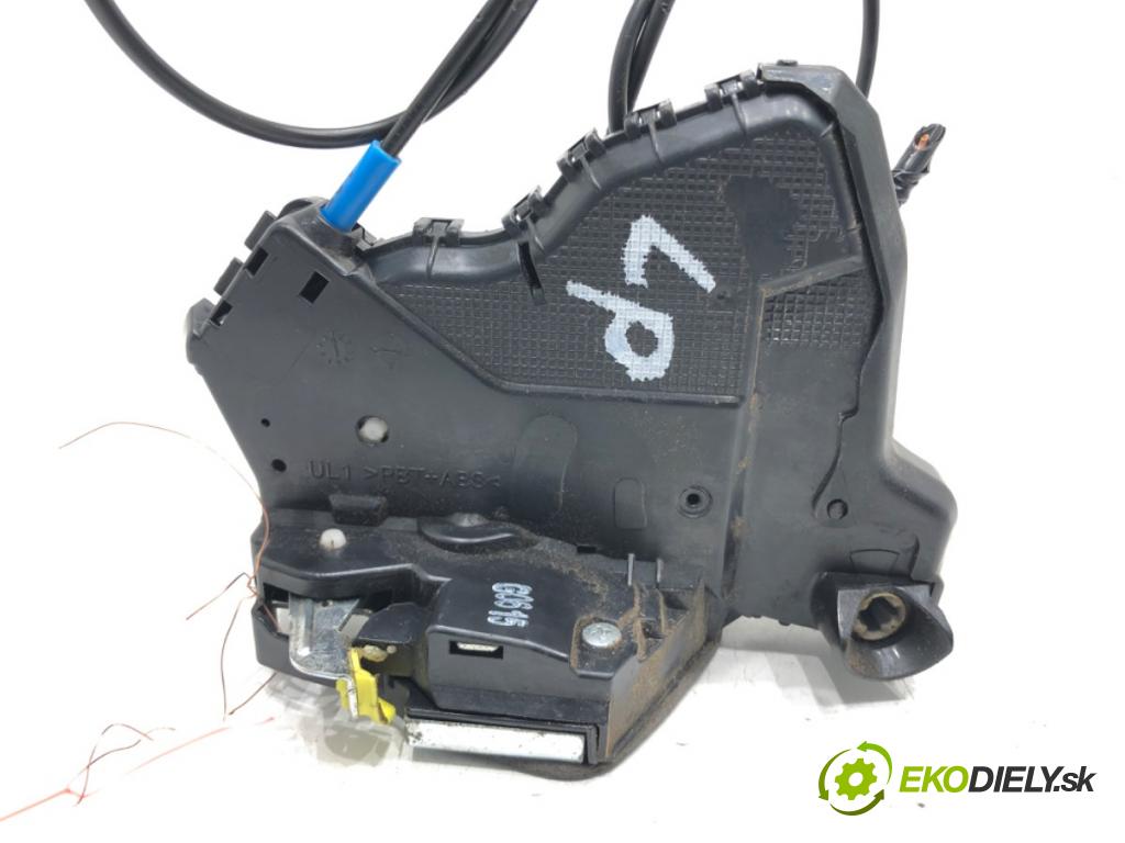 TOYOTA AURIS Kombi (_E18_) 2013 - 2018    1.8 Hybrid (ZWE186_) 73 kW [99 KM] Hybryda silnik benzynowy / elektryczny 2013 - 2018  zámok dveře levý přední část
