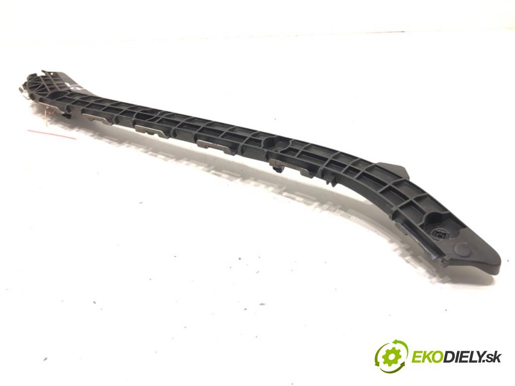 TOYOTA AURIS II Kombi 2015 73 kW 1.8 Hybrid (ZWE186_) 1798 Úchyt nárazníka pravy zad 52575-02100